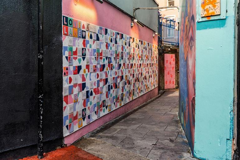 Wandmalereien Love Lane in Dublin