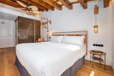 Nao Cathedral Boutique Hotel buchen