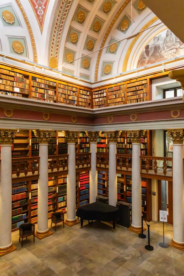 Finnische Nationalbibliothek (Kansalliskirjasto)