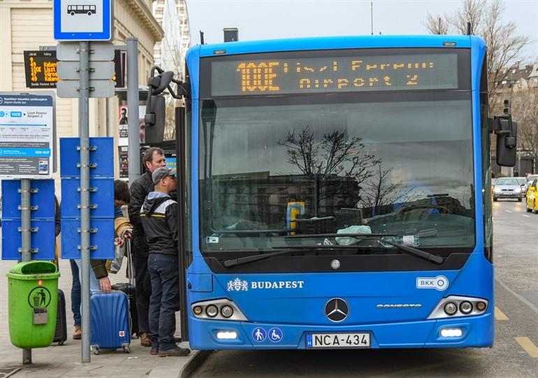 Nehmen Sie die Buslinie 100E vom Flughafen ins Stadtzentrum von Budapest.