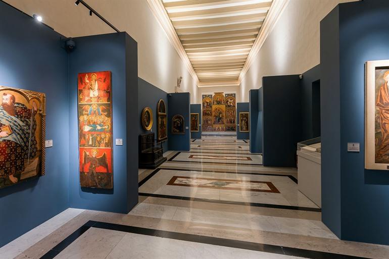 Besuchen Sie das St. Paul’s Cathedral Museum in Mdina, Malta