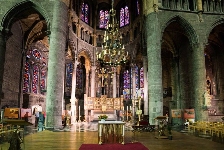 Kathedrale Notre Dame in Dinant