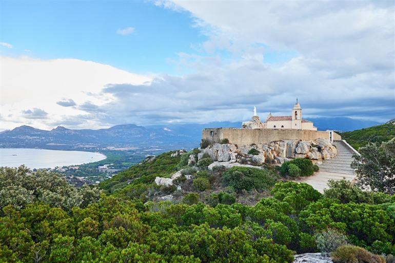 Notre Dame de la Serra bei Calvi