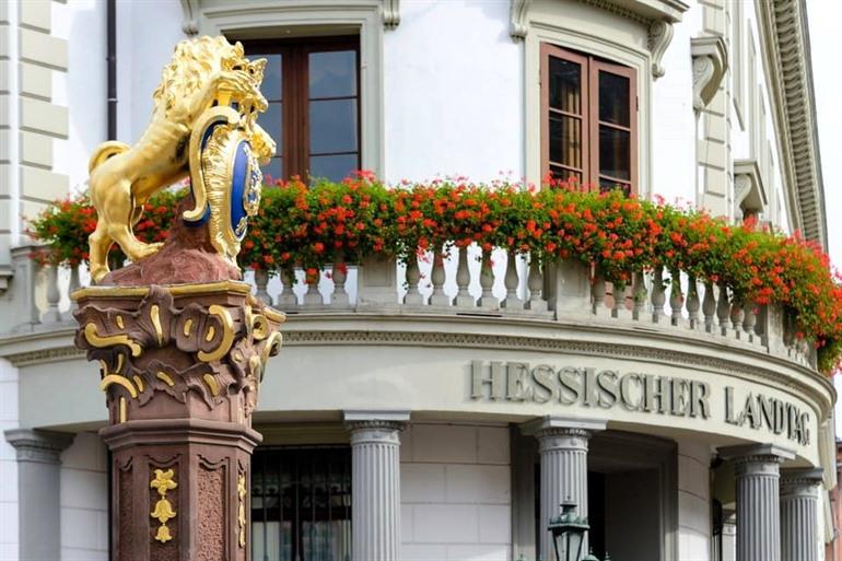Entdecken Sie die Highlights der Stadt bei einer geführten Stadtwanderung durch Wiesbaden