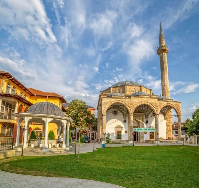 Entdecken Sie die Highlights von Pristina bei einer geführten Stadtrundfahrt