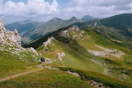 Entdecken Sie die „Peaks of the Balkans“ bei dieser fünftägigen Wandertour mit Travelbase