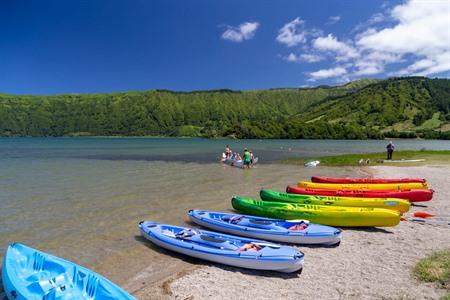 Entdecken Sie Sete Cidades vom Wasser aus bei dieser Kajaktour