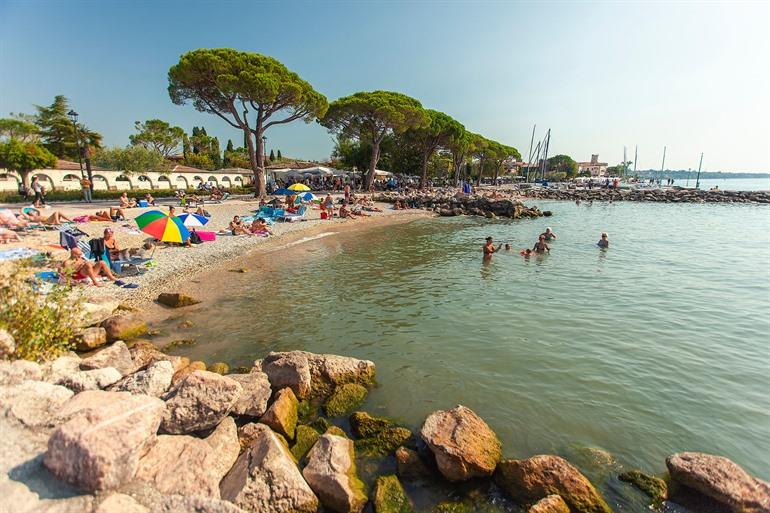 Entspannt an den Stränden von Lazise
