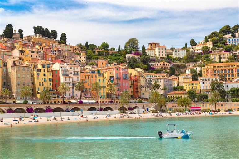 Entspannt am Strand von Menton