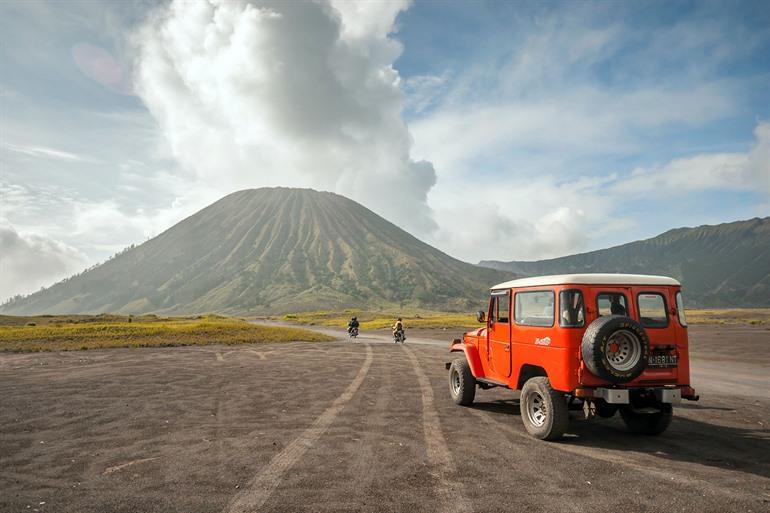 Unvergessliche Jeep-Tour zum Mount Bromo mit Sonnenaufgang buchen