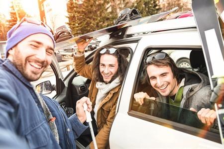 Mit dem Auto in den Wintersport