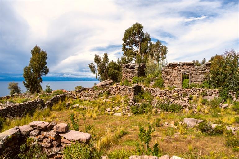 Alte Ruinen auf Isla Taquile