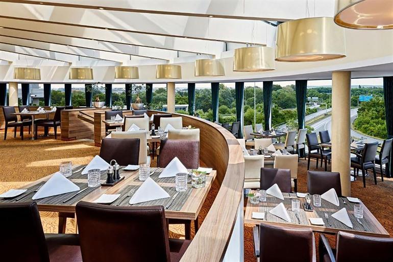 Übernachten Sie in der Nähe des Flughafens im Sheraton Düsseldorf Airport Hotel