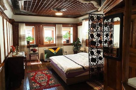 Übernachten im traditionellen Kulla Dula Gästehaus in Gjakova