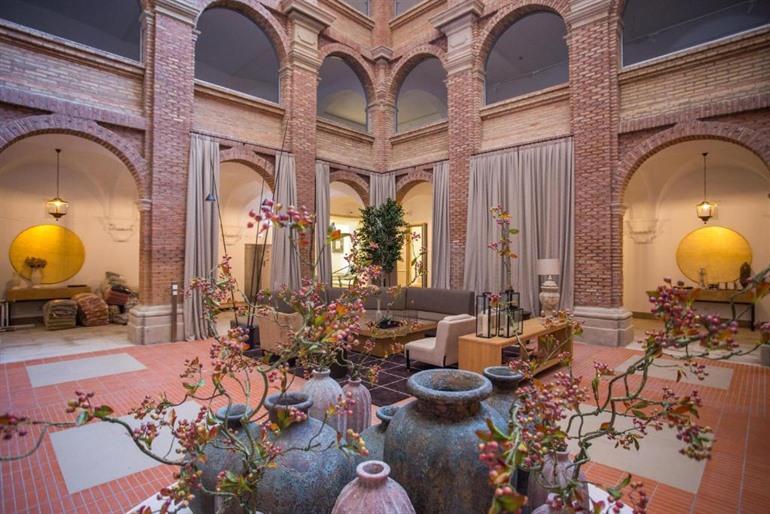 Parador de Lleida buchen