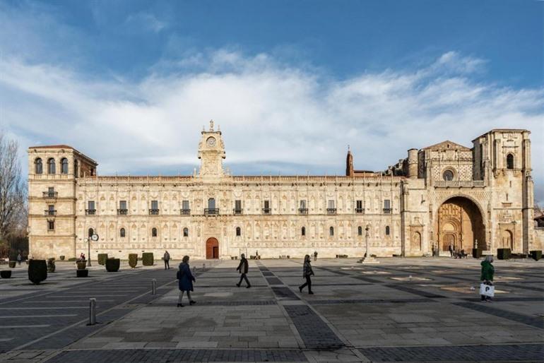 Parador de Turismo de León buchen