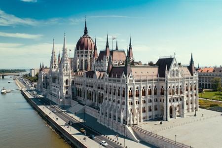Das ungarische Parlamentsgebäude in Budapest besichtigen? Öffnungszeiten, Tipps & Tickets