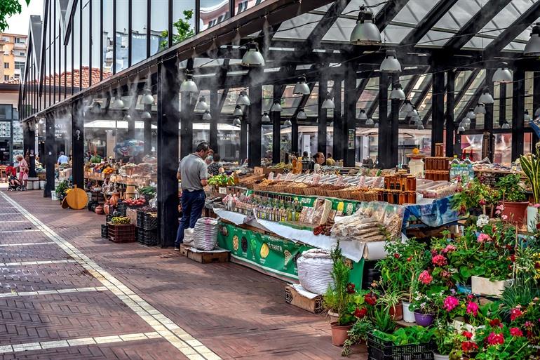 Der Neue Markt in Tirana