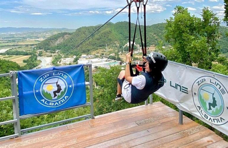Petrela, die längste Zipline des Balkans