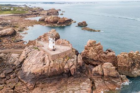 Wie man in der Bretagne Inselhüpfen kann? Entdecken Sie die schönsten bretonischen Inseln + Karte