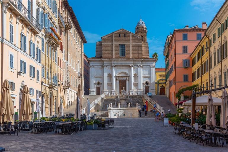 Piazza del Plebiscito in Ancona, Marken