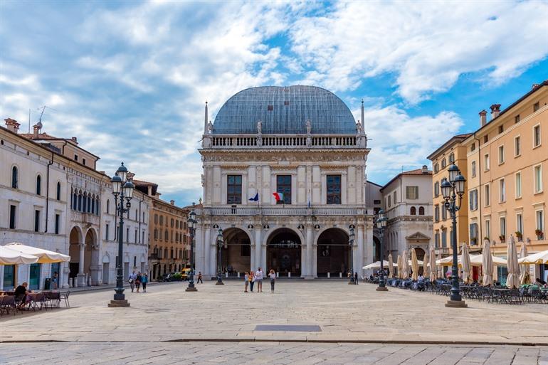 Piazza della Loggia mit dem Rathaus in Brescia