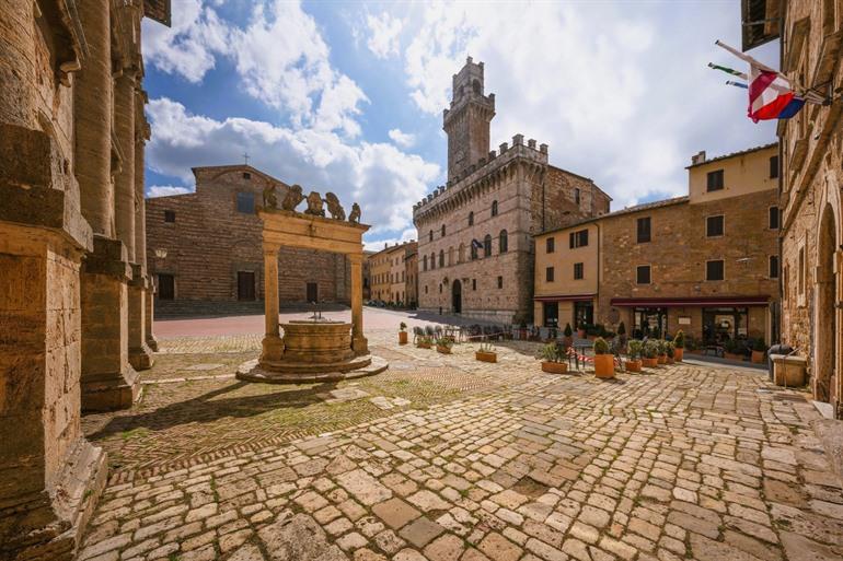 Piazza Grande in Montepulciano