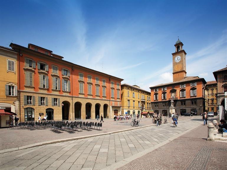 Piazza Prampolini im historischen Zentrum von Reggio Emilia