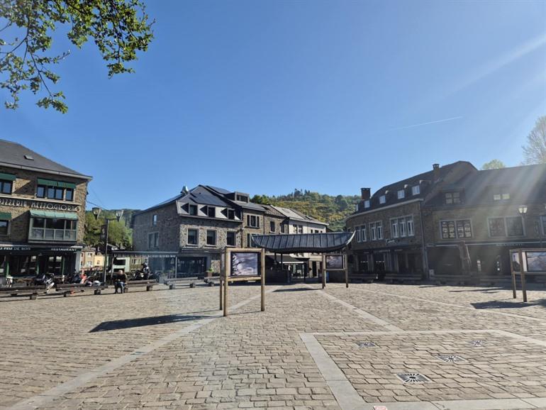 Bronzplatz, La Roche-en-Ardenne