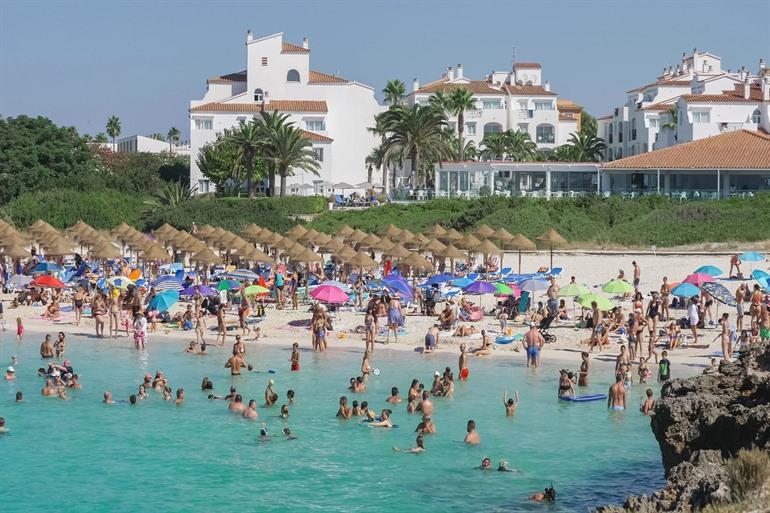 Strand von Son Xoriguer auf Menorca