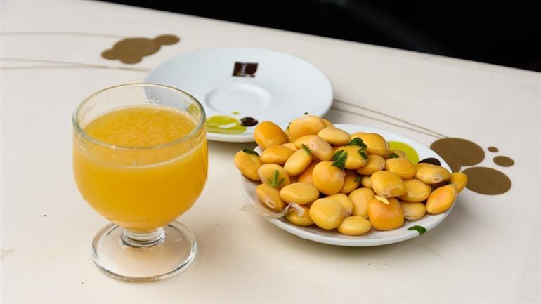 Poncha-Cocktail auf Madeira