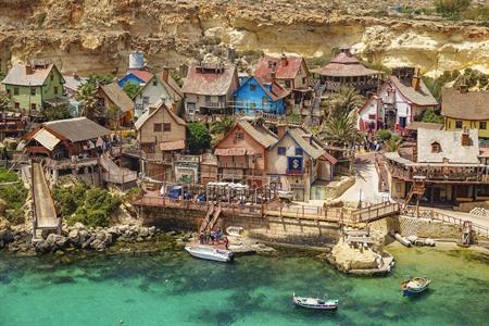 Urlaub auf Malta mit Kindern? Entdecken Sie acht spannende und kinderfreundliche Attraktionen, die Eltern begeistern.