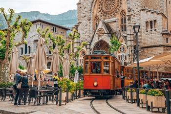 Port de Sóller Badeort in der schönsten Bucht Mallorcas
