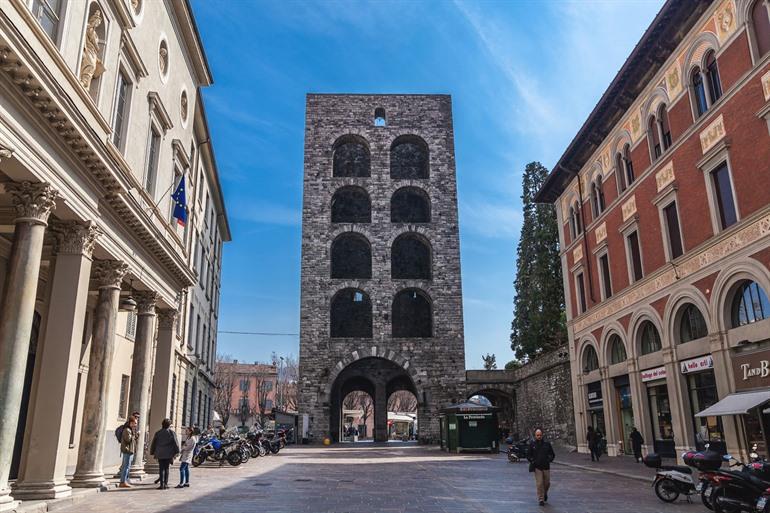 Porta Torre in der Stadt Como, Lombardei