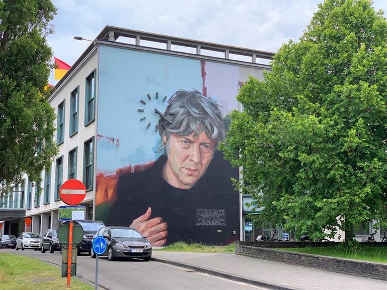 Porträt des Rocklegenden Arno von Helen Bur in Ostende