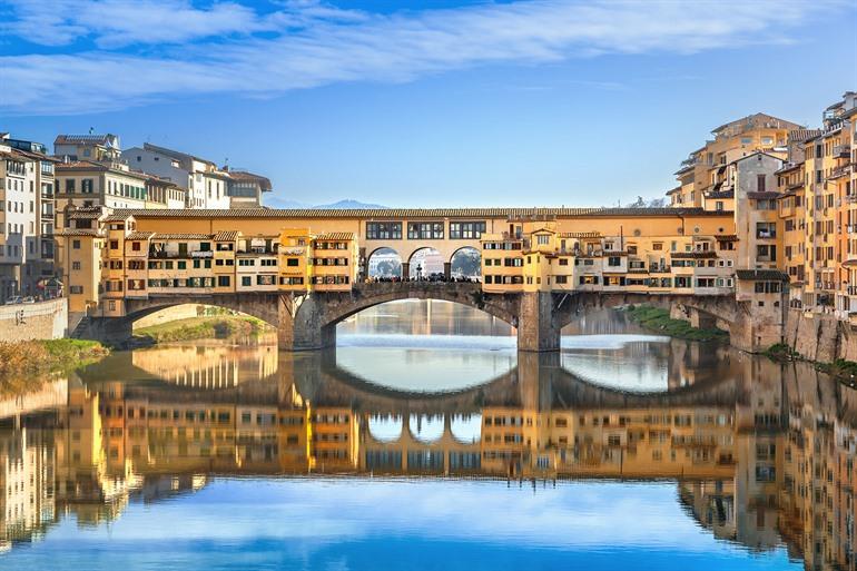 Wunderschöner Blick auf die Ponte Vecchio in Florenz