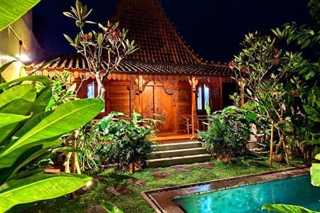 Privatvilla Na Uli Villa Renon mit Außenpool buchen
