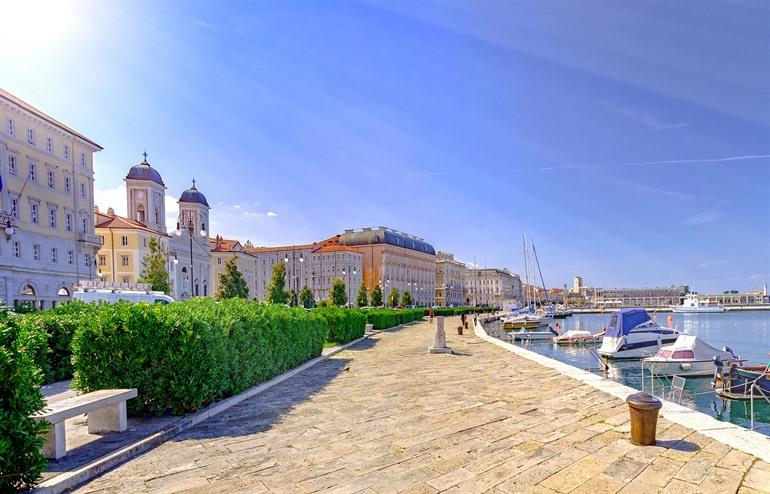 Promenade in Triest, Adriatische Küste