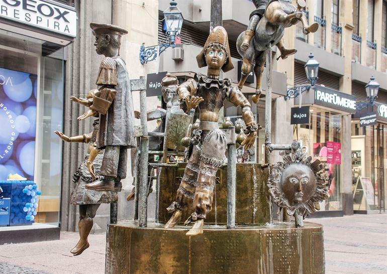 Puppenbrunnen in Aachen, Deutschland