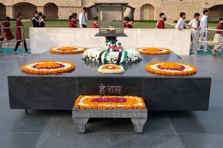Raj Ghat: Mahatma Gandhi Gedenkstätte