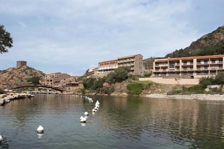 Résidence Hotelière Capu Seninu in Porto Ota buchen