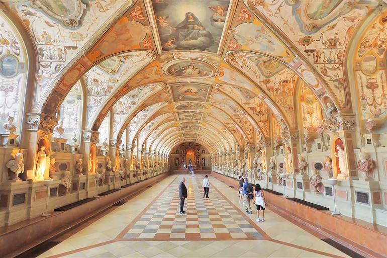 Königliche Residenz und Schloss München