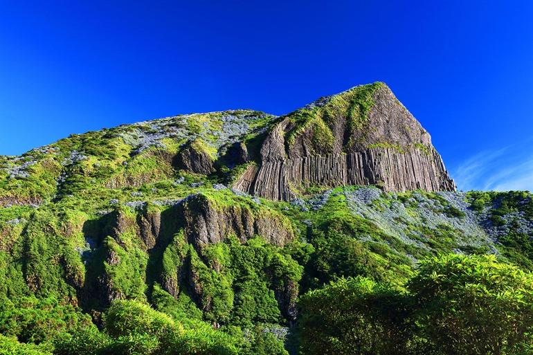 Rocha dos Bordões auf Flores