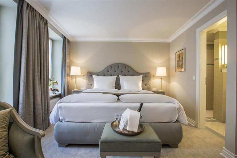 Romantikhotel Zur Glocke buchen