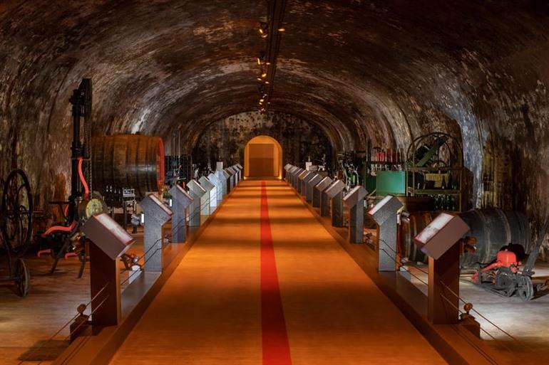 Geführte Tour durch das berühmte Champagnerhaus Mumm mit Guide