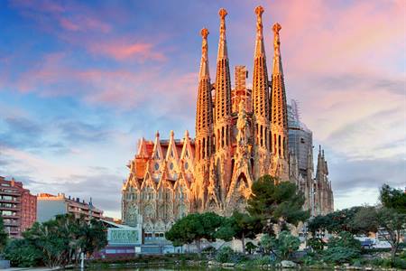 Die Sagrada Família besichtigen? Tipps, Tickets und wie man Warteschlangen vermeidet