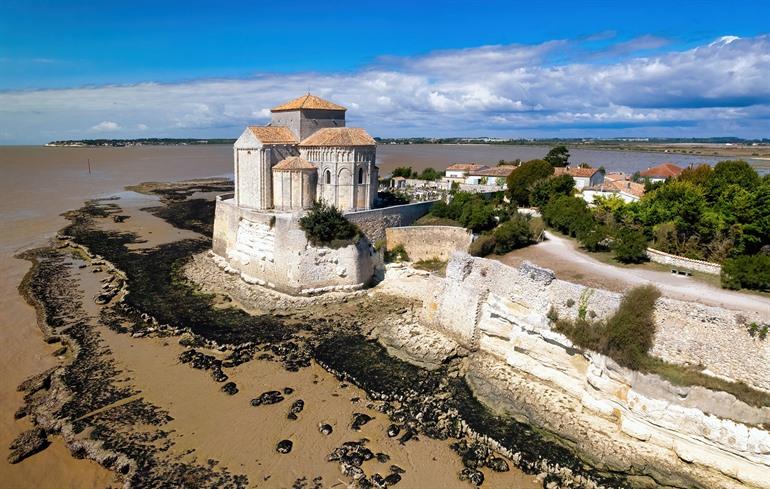 Kirche Sainte Radegonde in Talmont-sur-Gironde, Charente-Maritime