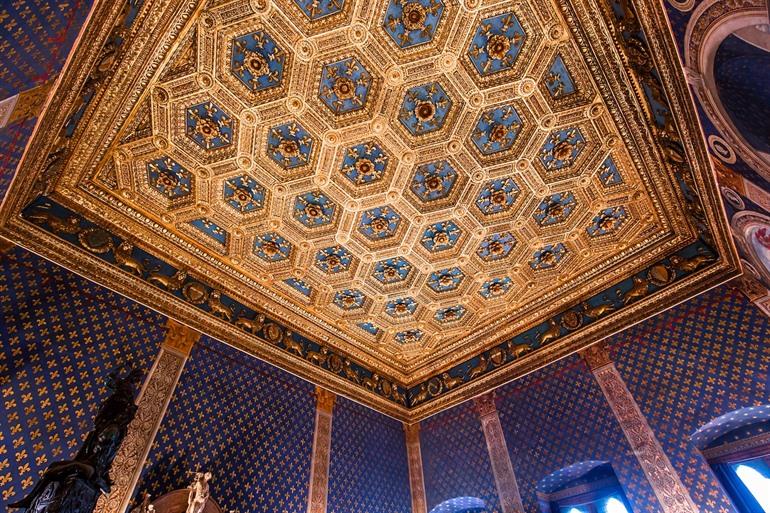 Glockenturm der Sala dei Gigli