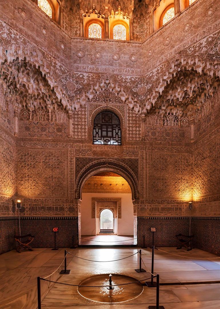 Hinterzimmer im Alhambra-Komplex in Granada