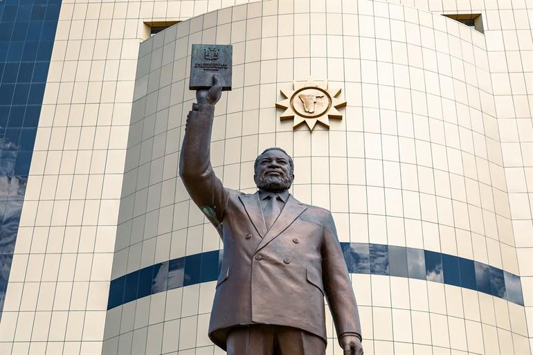 Sam Nujoma Statue vor dem Independence Memorial Museum, Windhoek